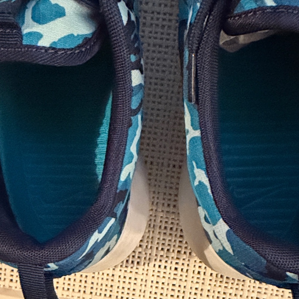 Nike Blue and White Camouflage Athletic Shoes - Picture 3 of 6